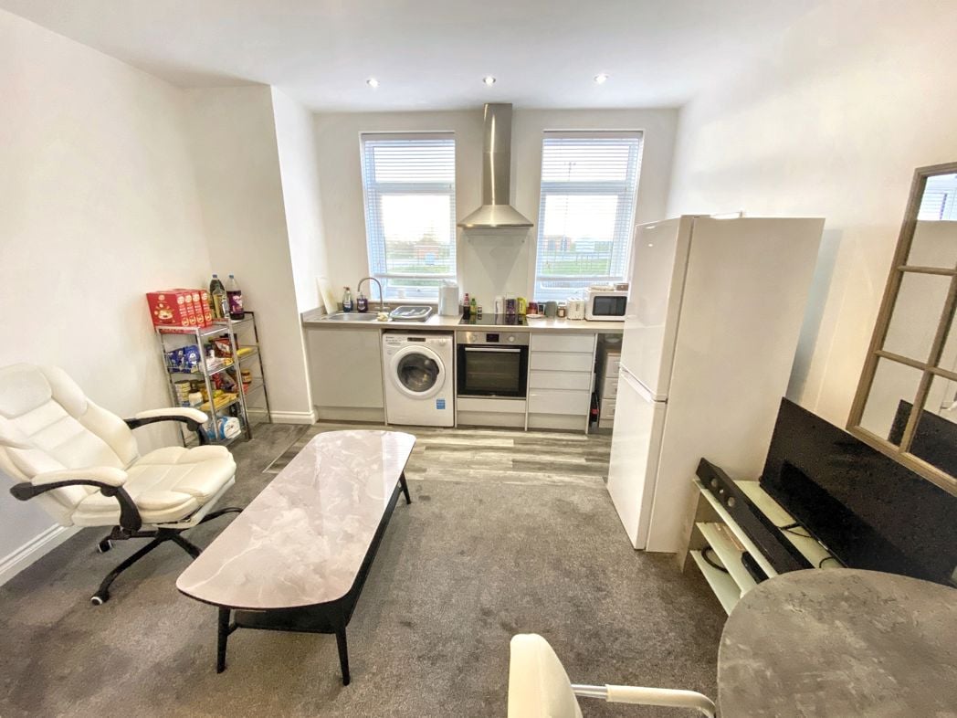 Property image 2 of 16
