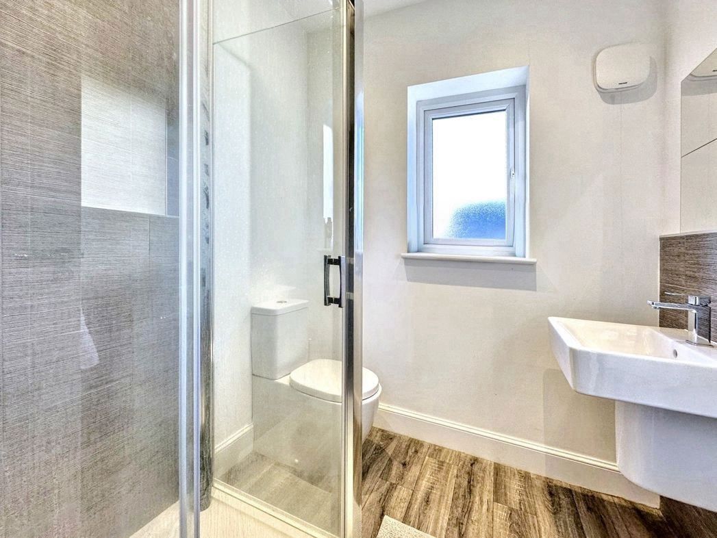 Property image 13 of 22