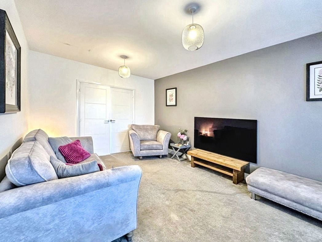 Property image 4 of 22