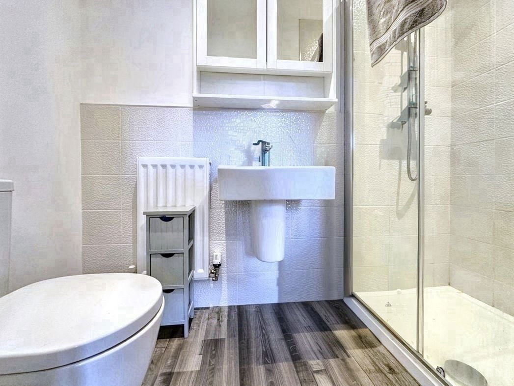 Property image 16 of 22