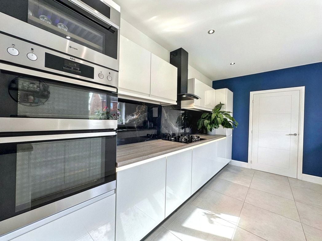 Property image 6 of 22