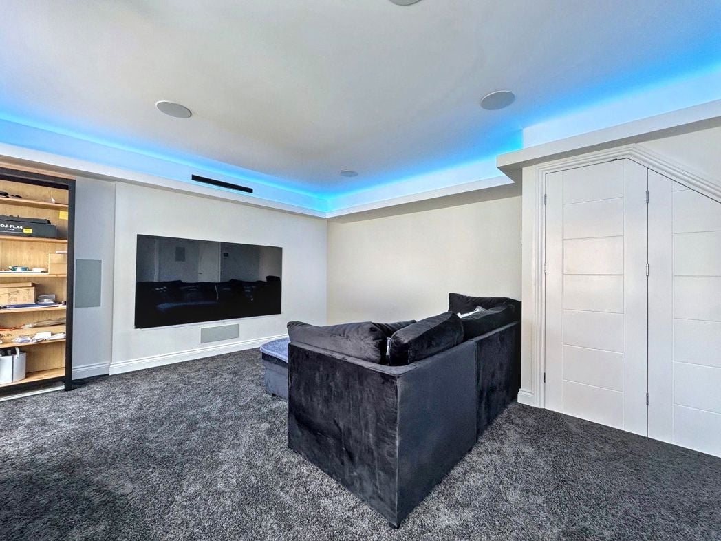 Property image 8 of 22