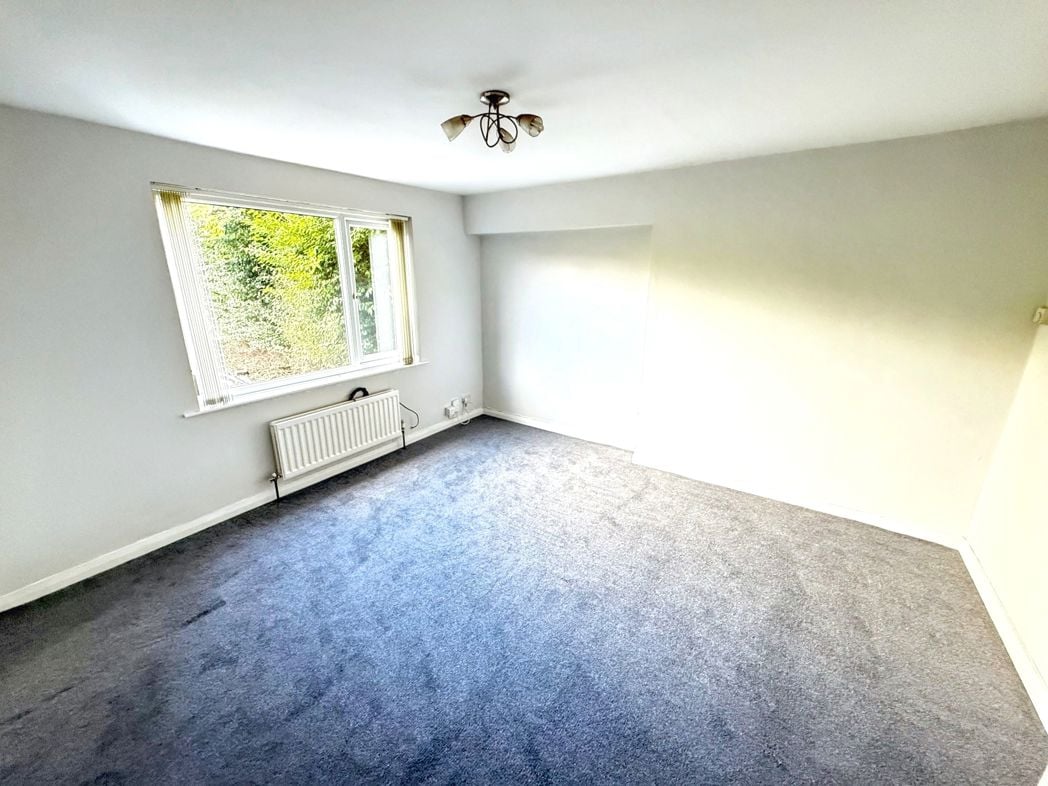Property image 2 of 9