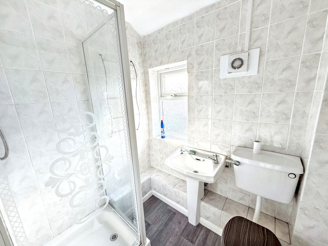 Property image 8 of 9