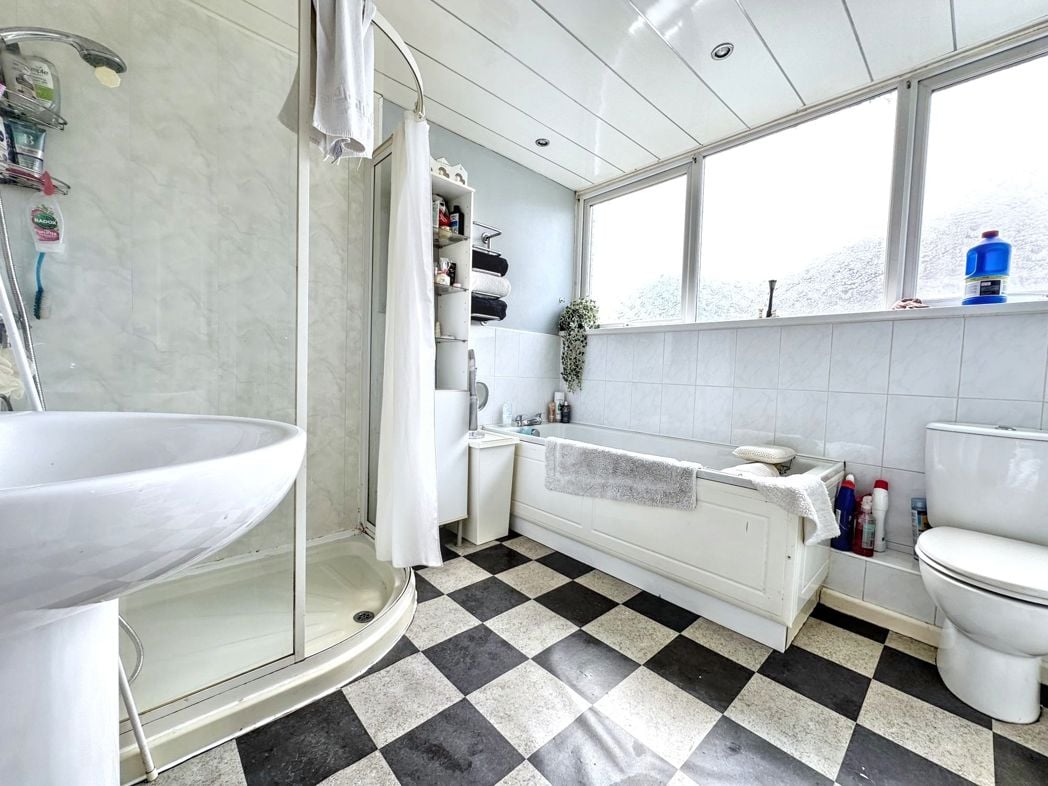 Property image 11 of 15