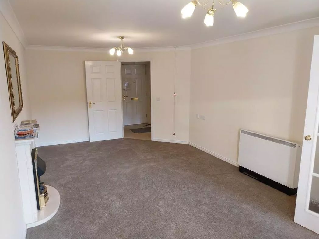 16 Roman Court, Edenbridge, Kent, TN8 5LW