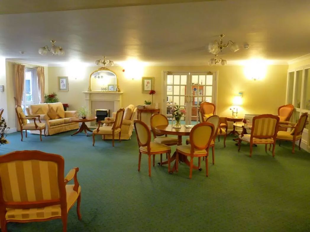 16 Roman Court, Edenbridge, Kent, TN8 5LW