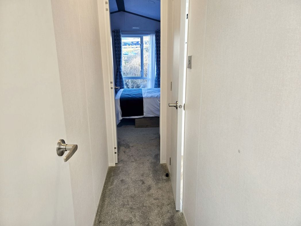 Property image 6 of 18