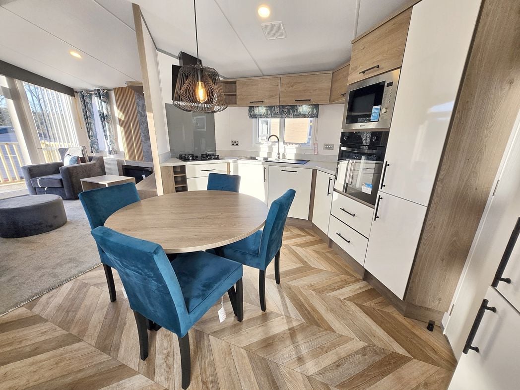 Property image 3 of 18