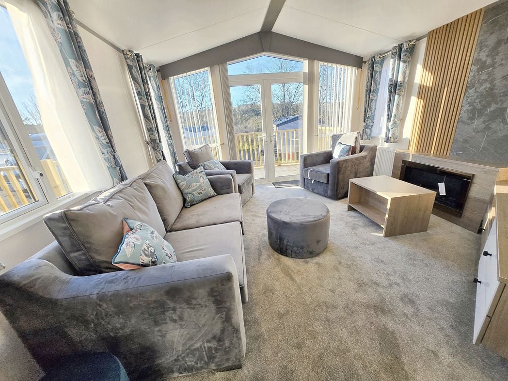 Property image 2 of 18