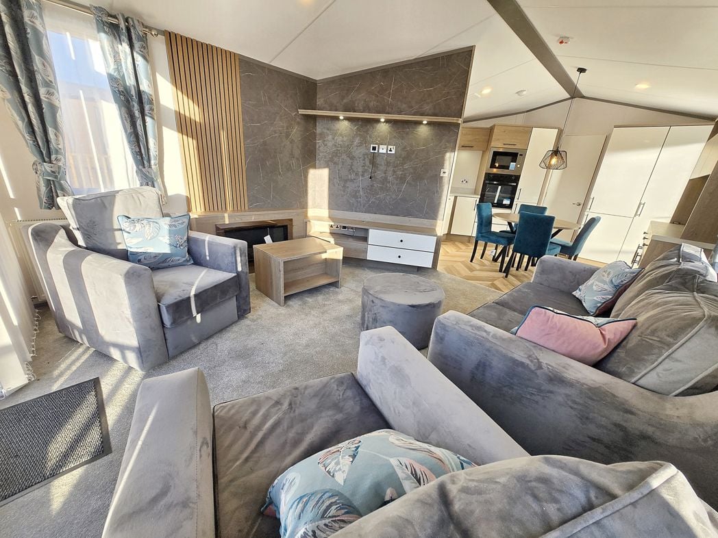 Property image 5 of 18