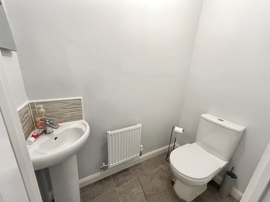 Property image 4 of 11