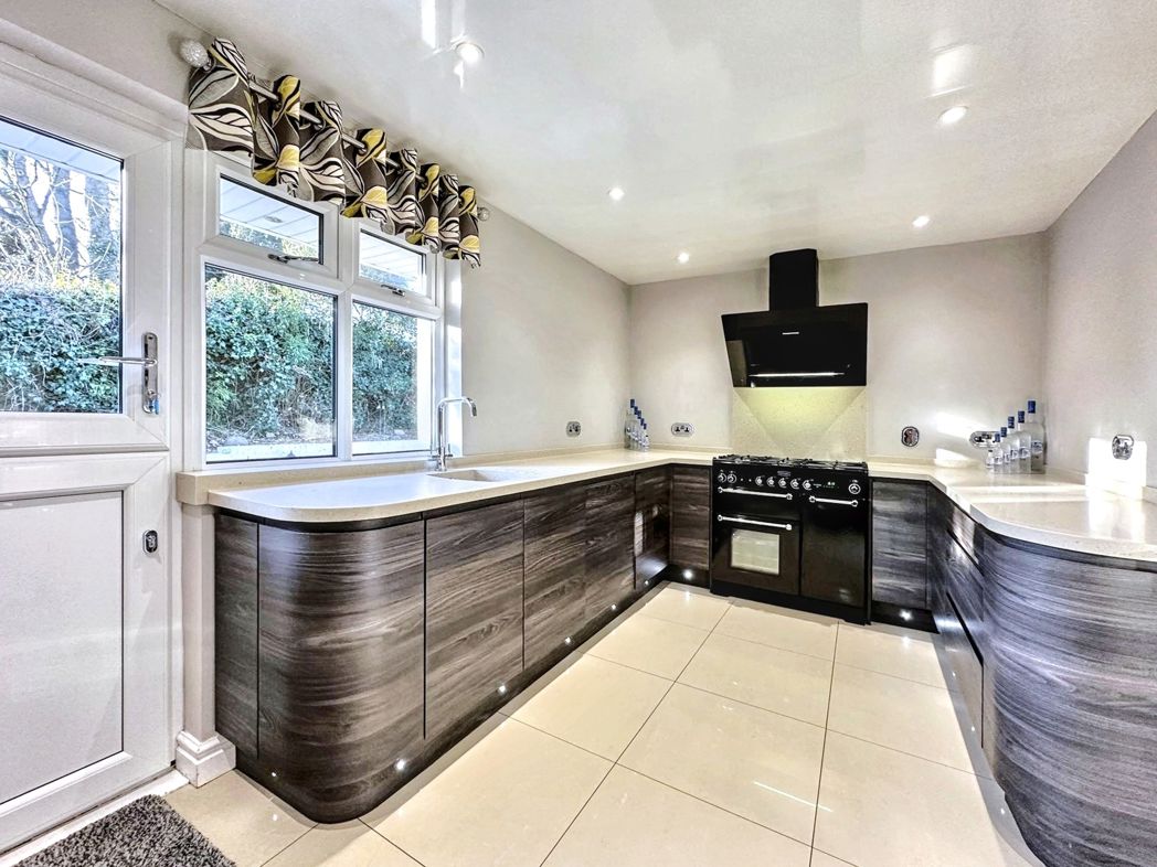 Property image 10 of 29