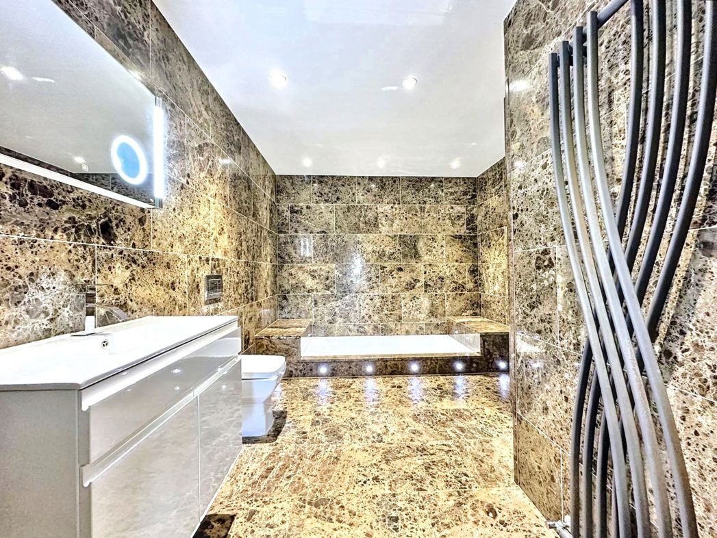 Property image 16 of 29