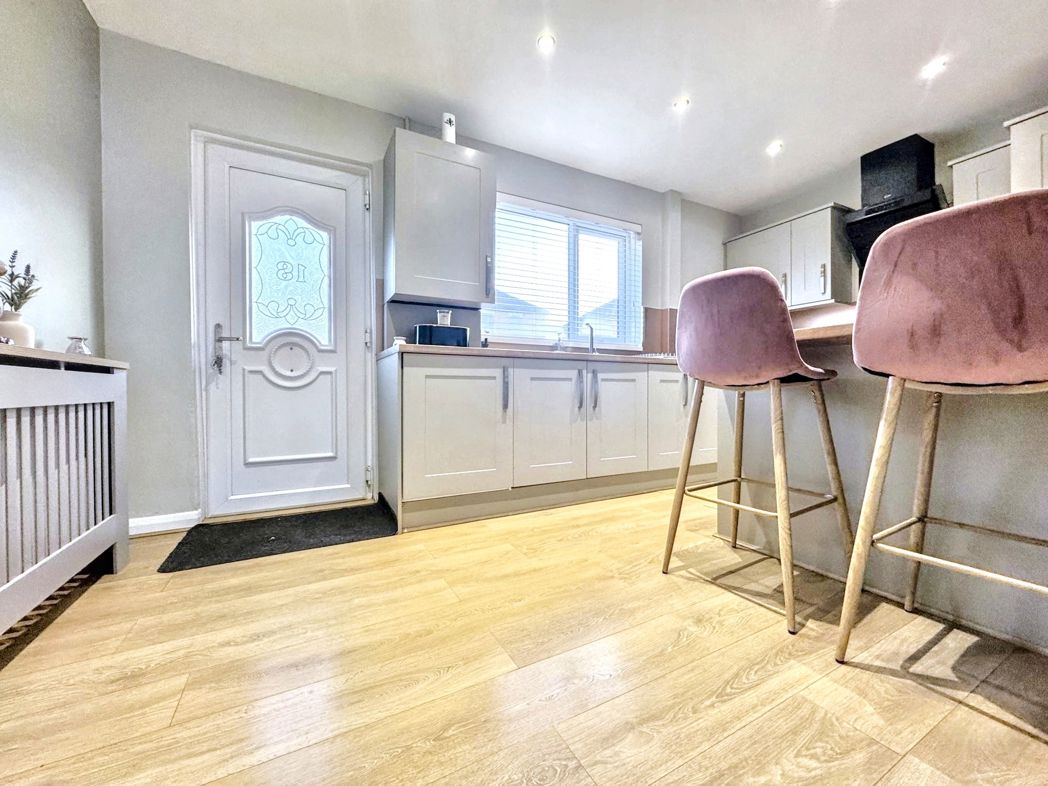 Property image 6 of 19