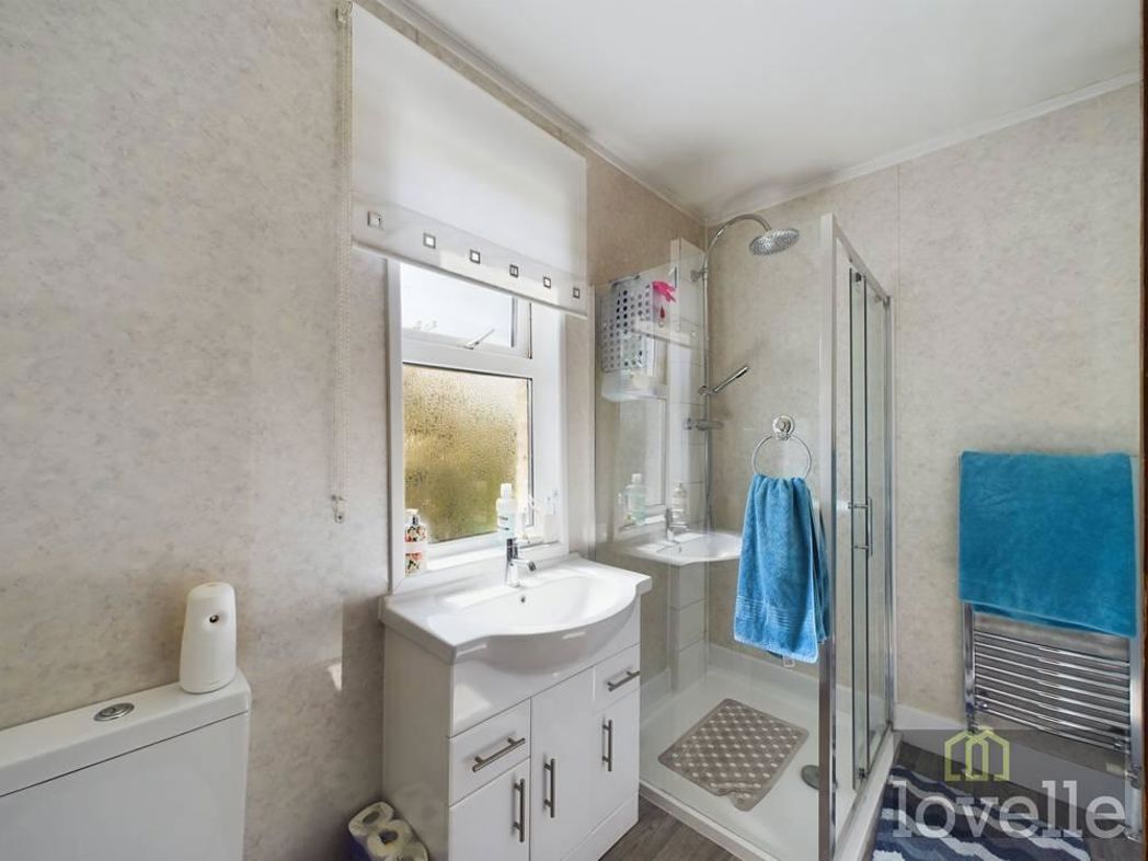 Property image 8 of 17