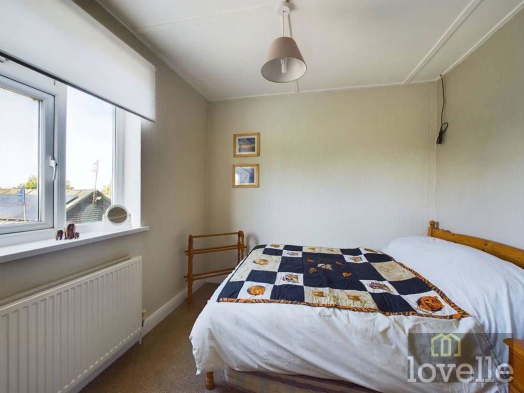 Property image 11 of 17