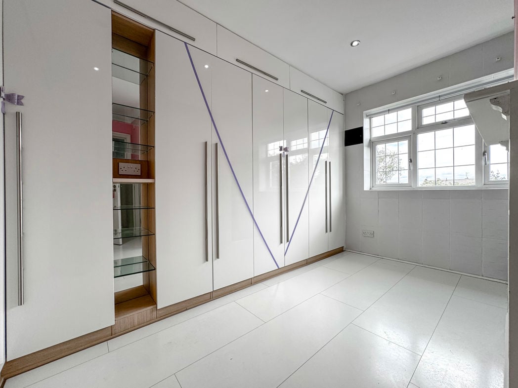 Property image 12 of 22