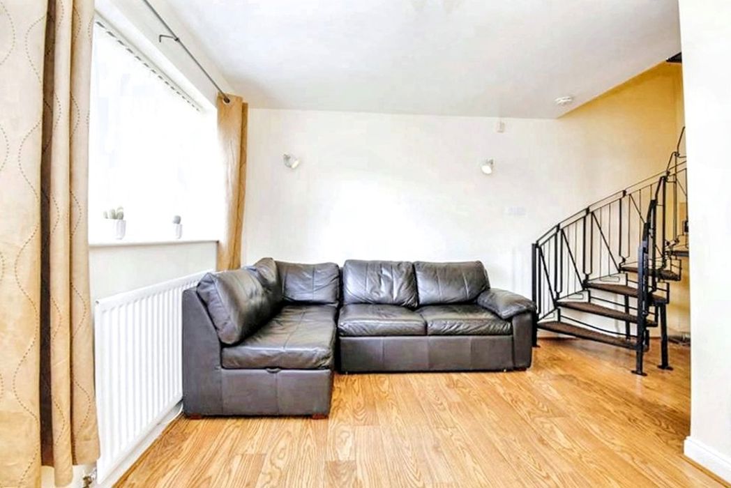 Property image 3 of 8