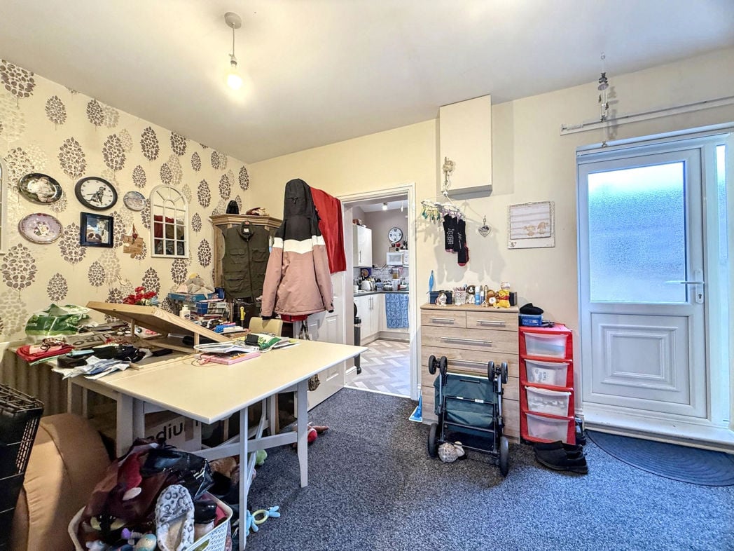 Property image 6 of 9
