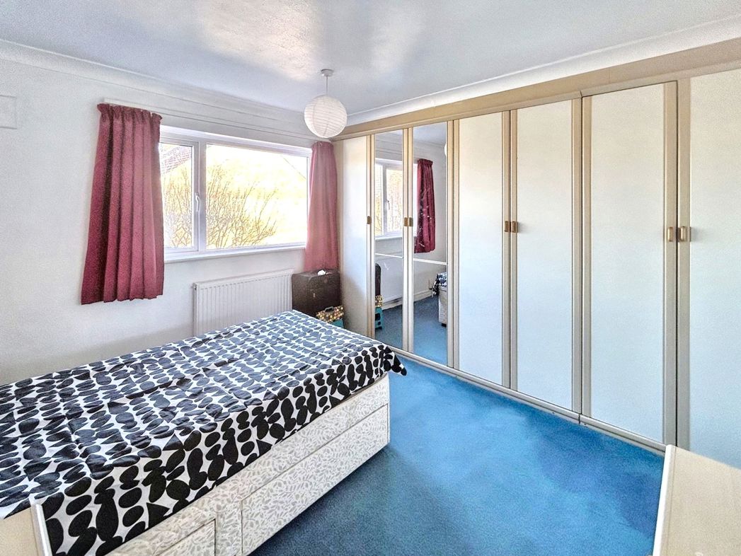 Property image 12 of 17