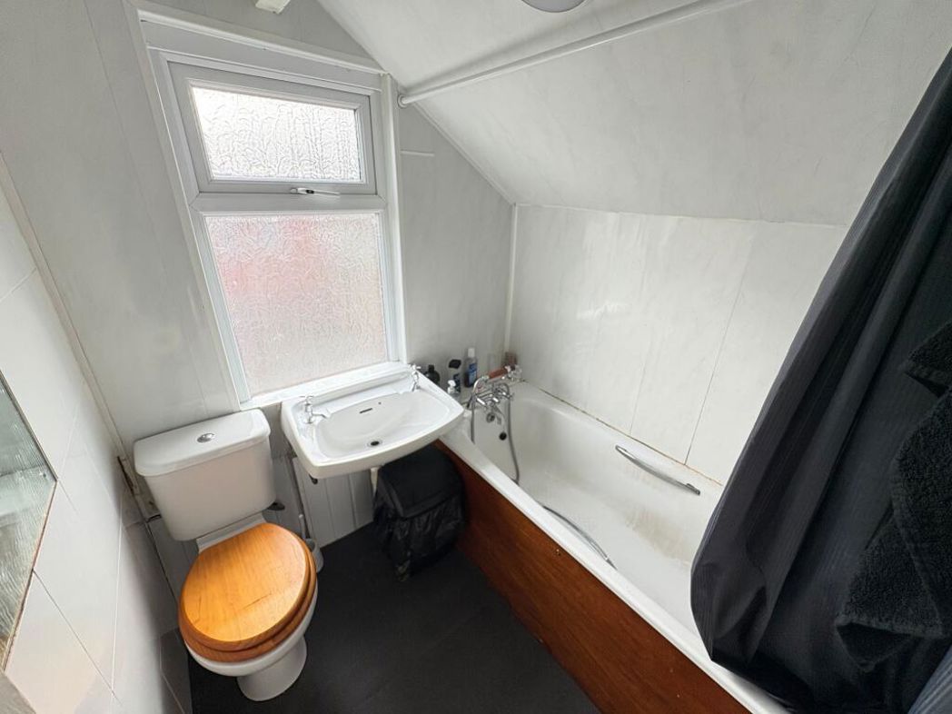 Property image 8 of 18