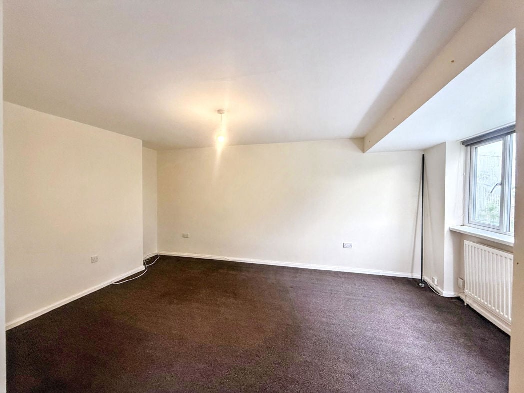 Property image 3 of 8
