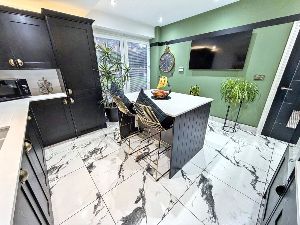 Property image 12 of 32