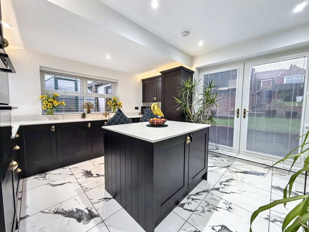 Property image 10 of 32