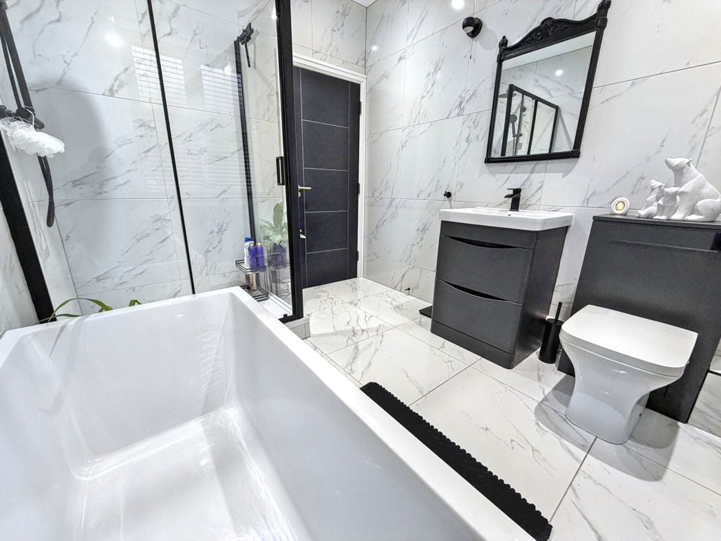 Property image 23 of 32