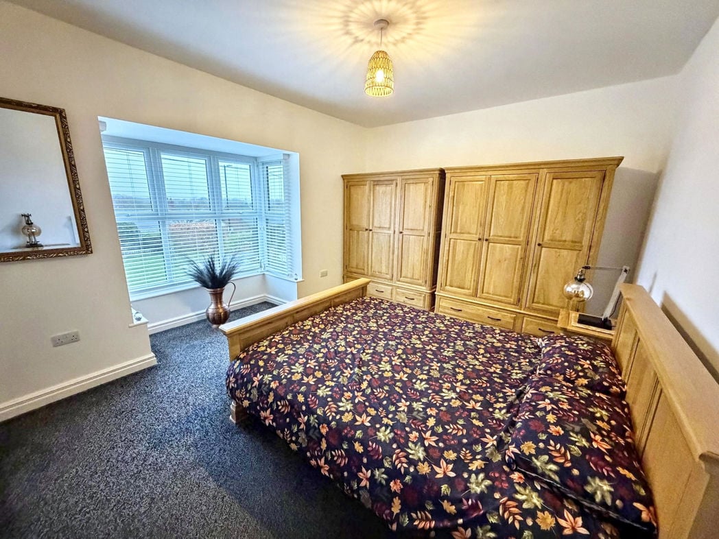 Property image 17 of 32