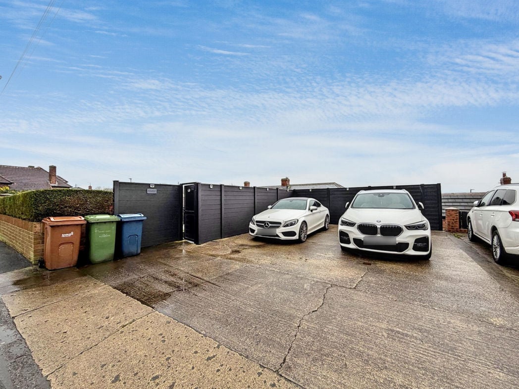 Property image 29 of 32