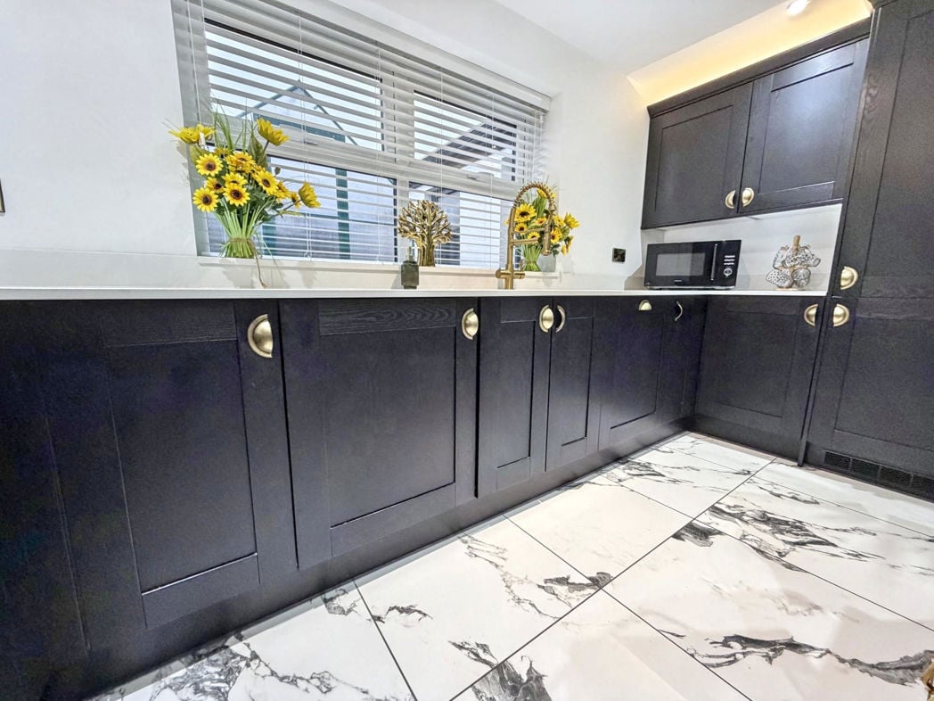 Property image 13 of 32