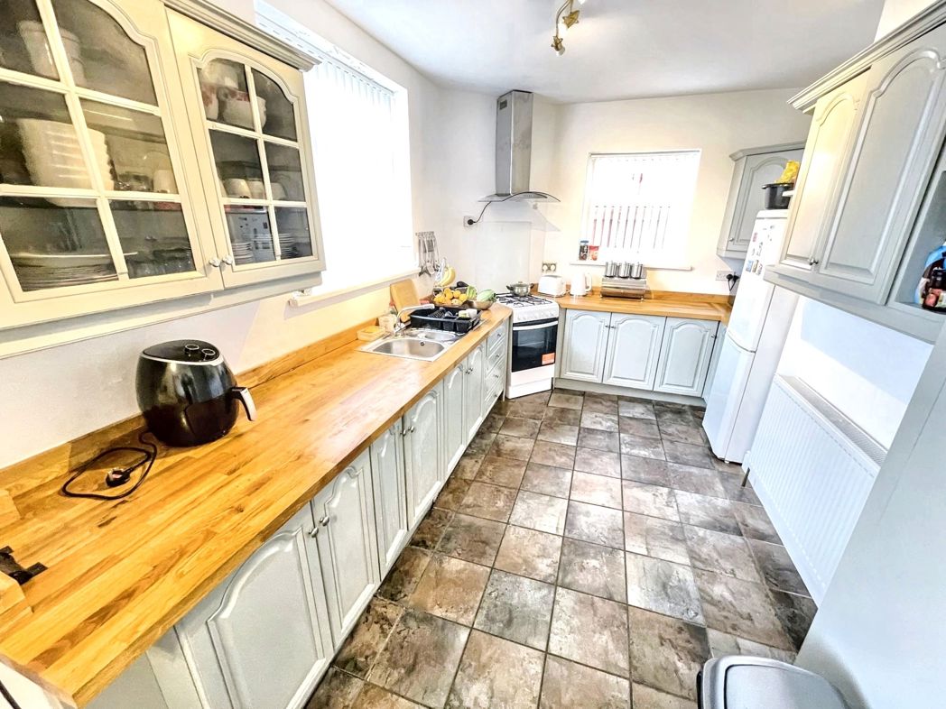 Property image 3 of 8