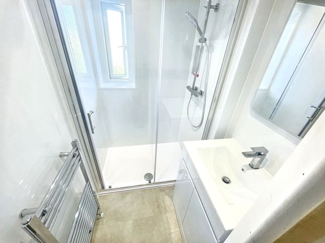 Property image 7 of 9