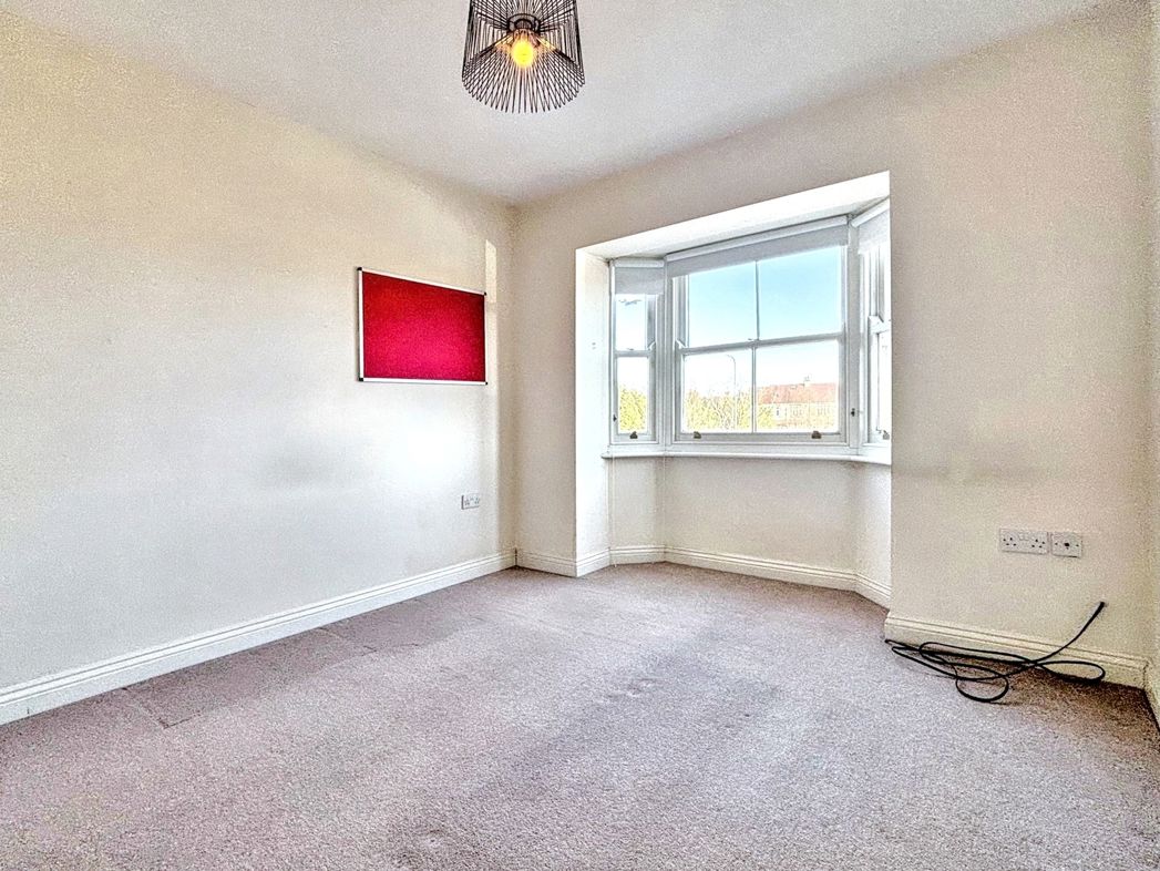 Property image 12 of 20