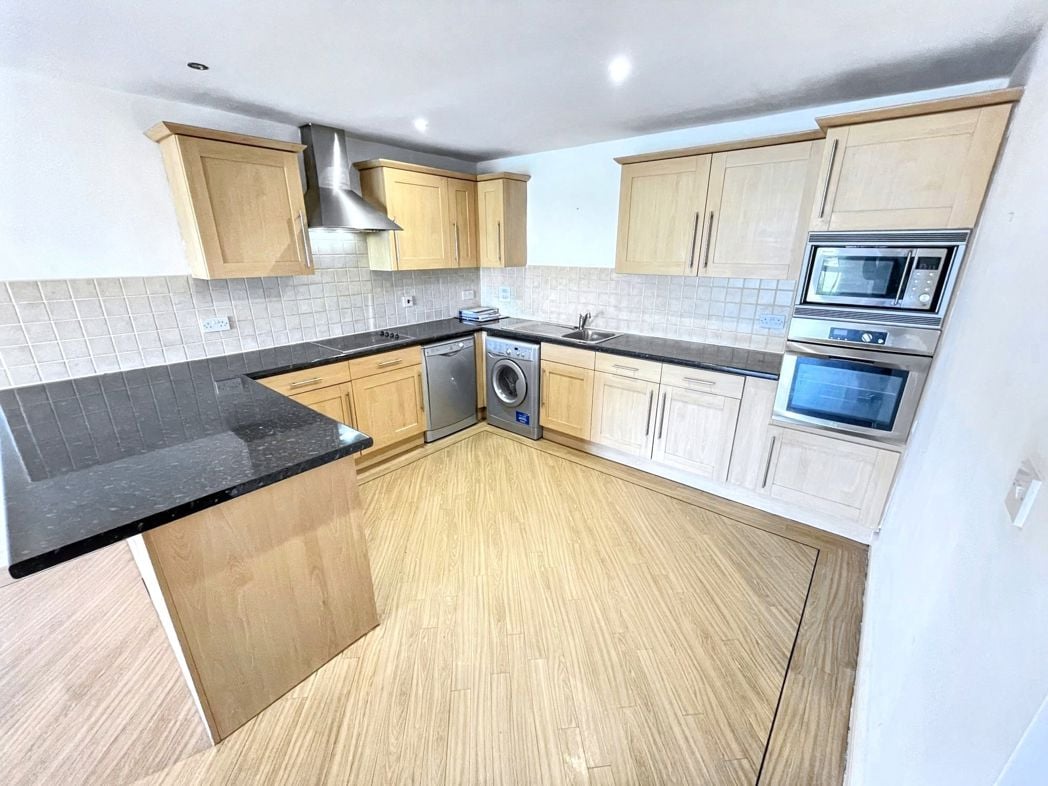 Property image 3 of 9