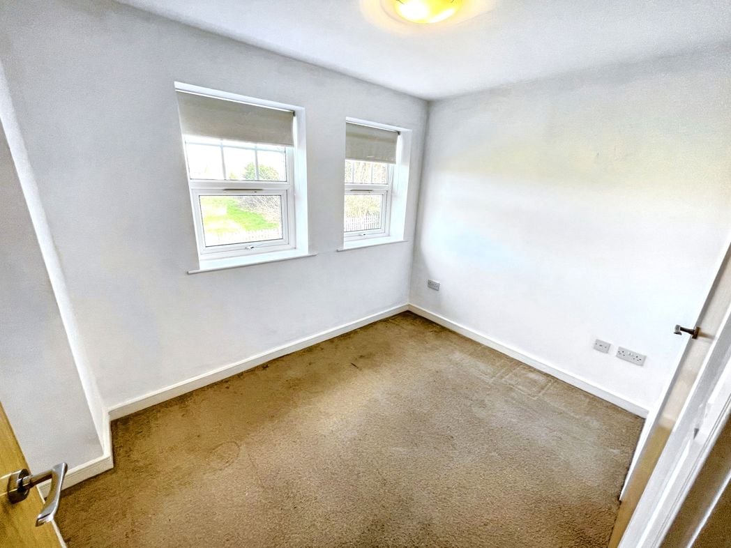 Property image 5 of 9