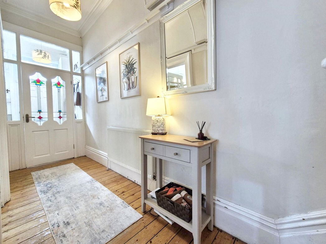 Property image 6 of 33