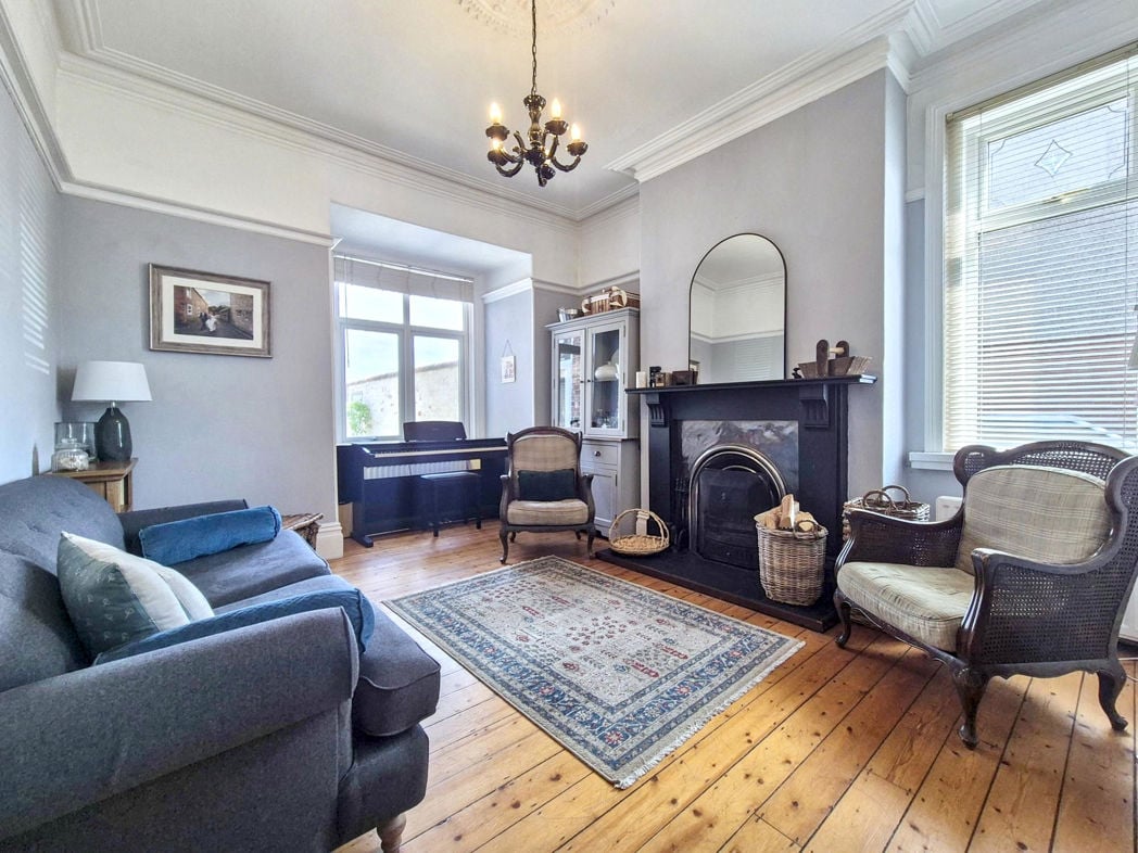 Property image 10 of 33