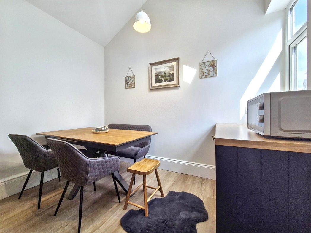 Property image 16 of 33