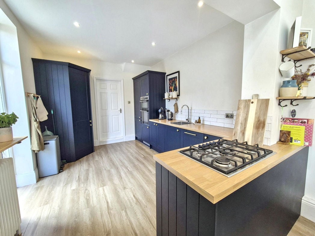 Property image 15 of 33