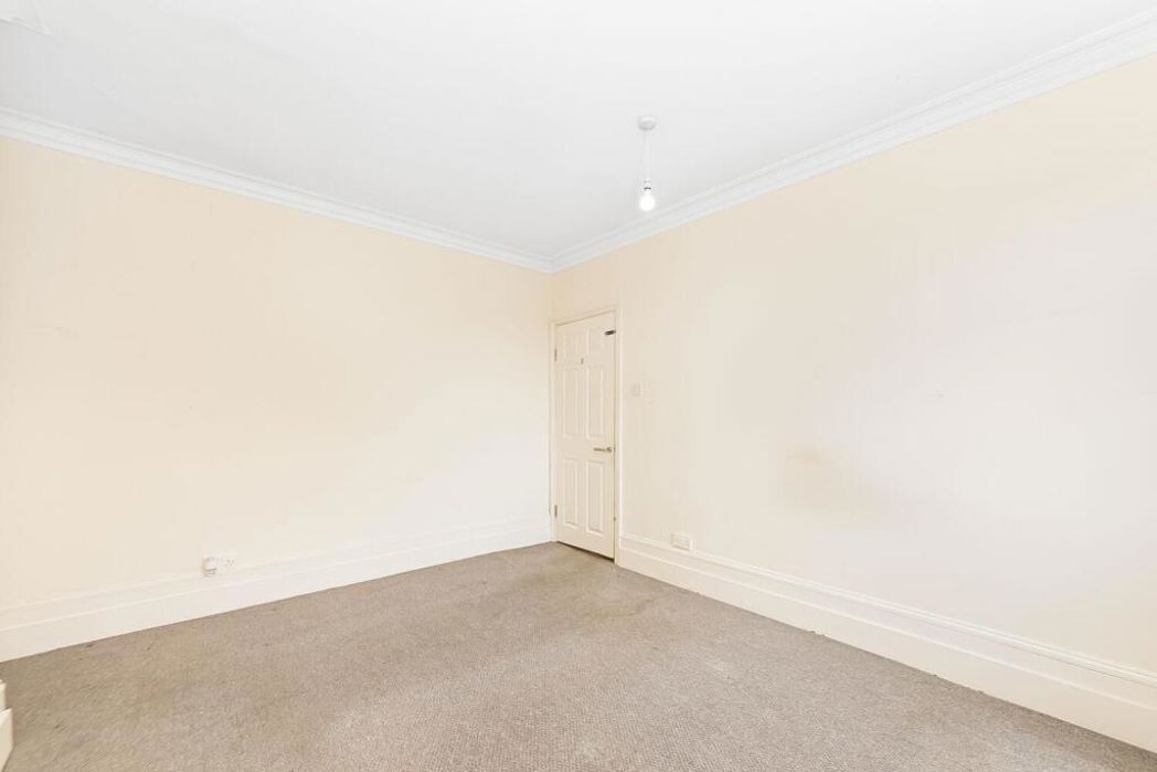 Property image 10 of 13