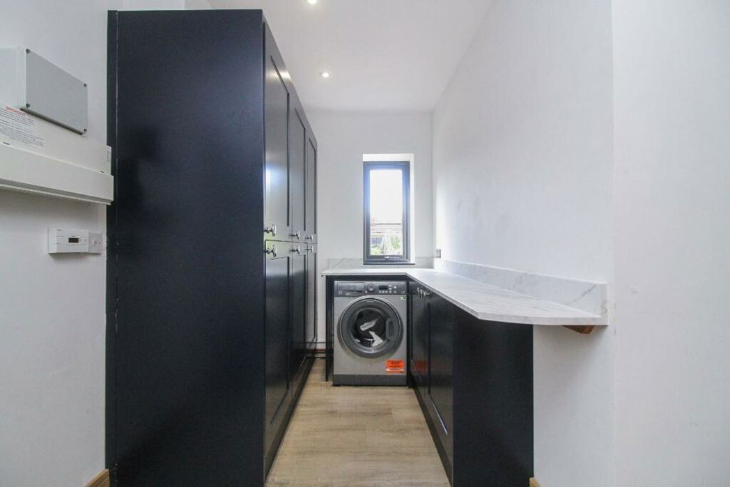 Property image 10 of 37