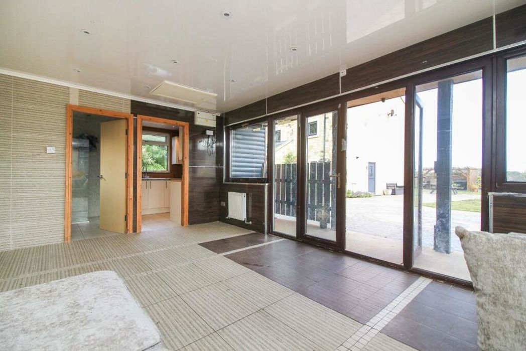 Property image 21 of 37
