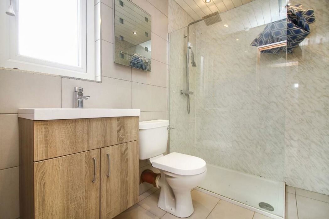 Property image 23 of 37