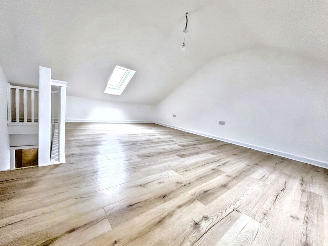 Property image 25 of 37