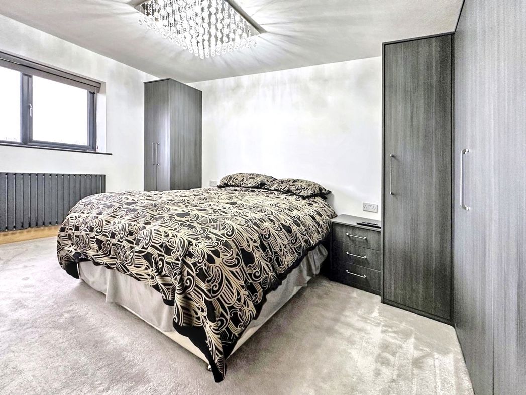 Property image 13 of 37
