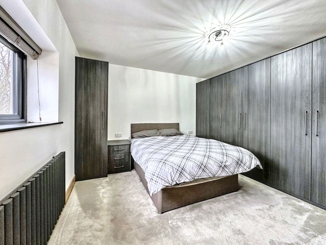 Property image 15 of 37
