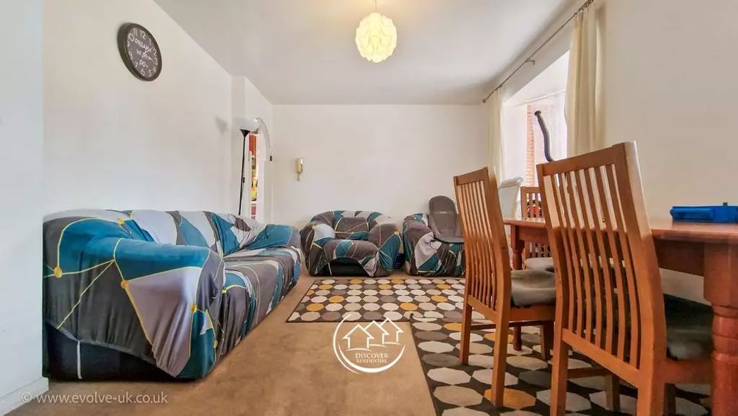 Property image 3 of 11